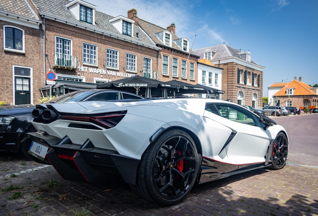 Lamborghini Revuelto