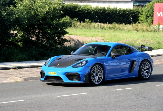 Porsche 718 Cayman GT4 RS Weissach Package