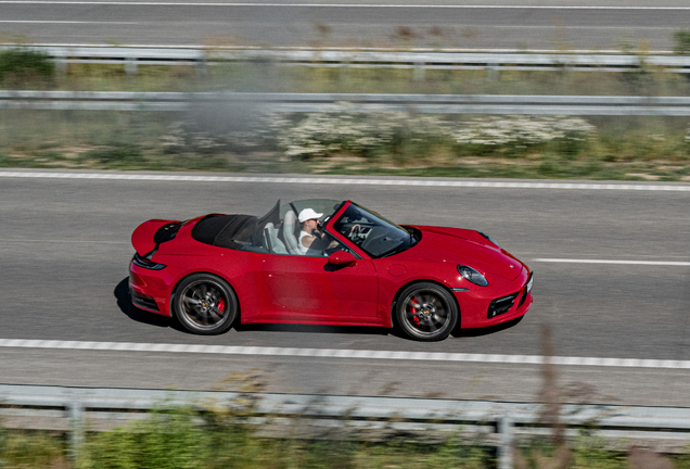 Porsche 992 Carrera 4S Cabriolet