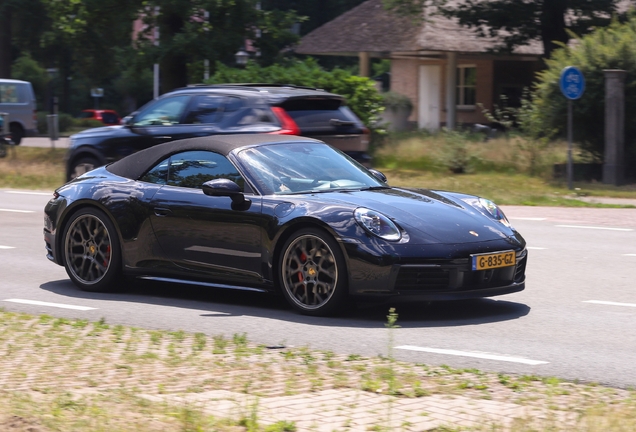 Porsche 992 Carrera 4S Cabriolet