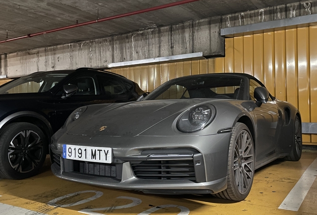 Porsche 992 Turbo Cabriolet