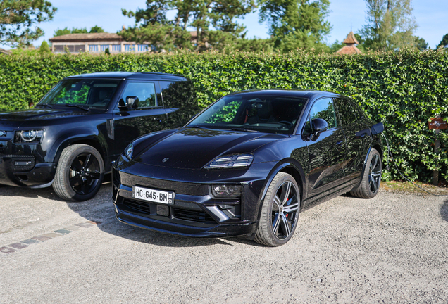 Porsche Macan EV Turbo