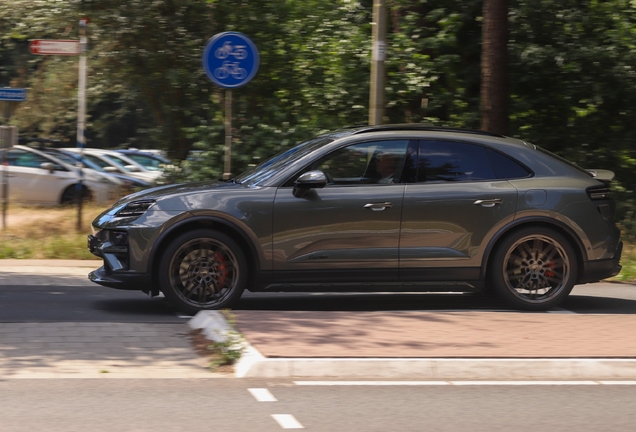 Porsche Macan EV Turbo