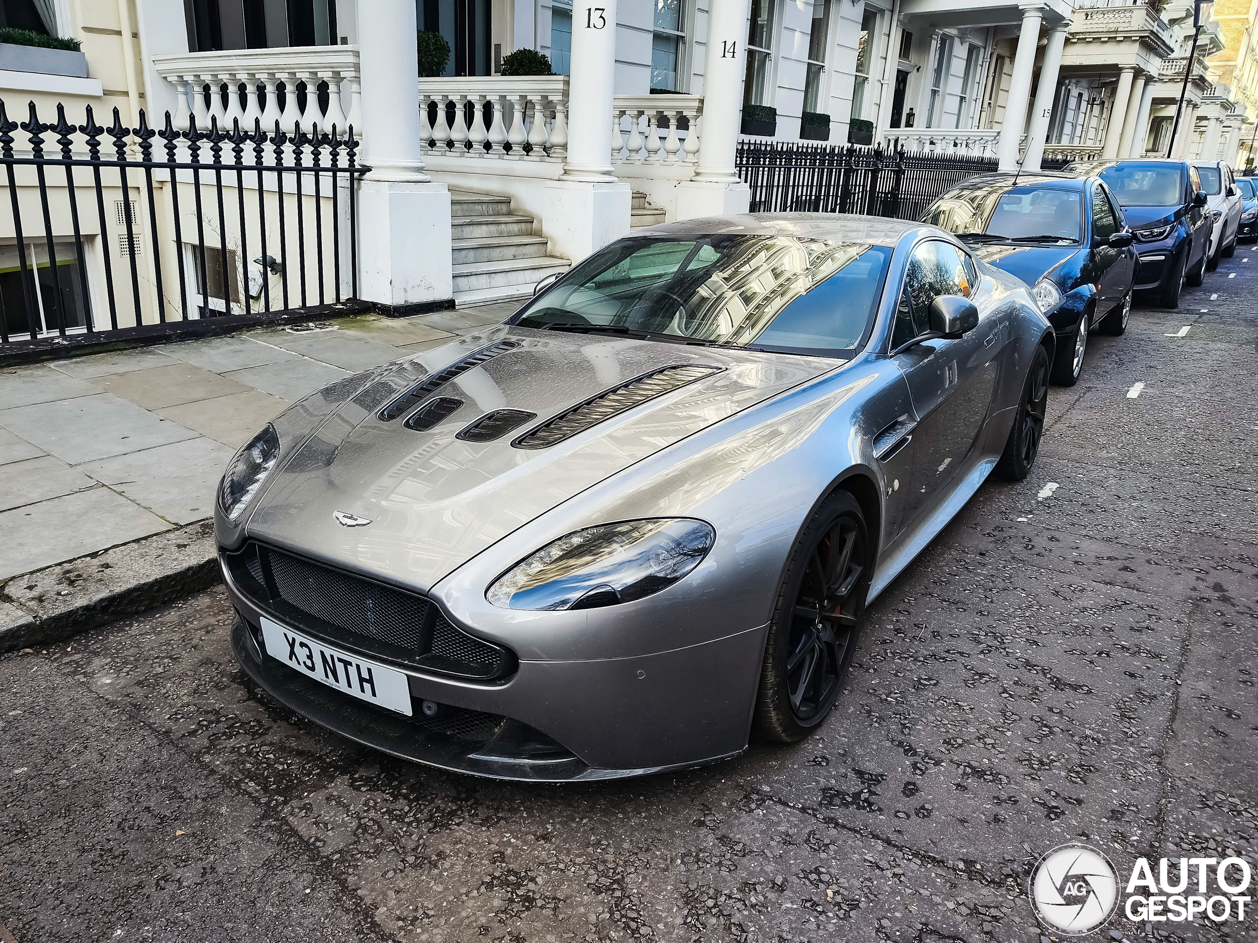 Aston Martin V12 Vantage S