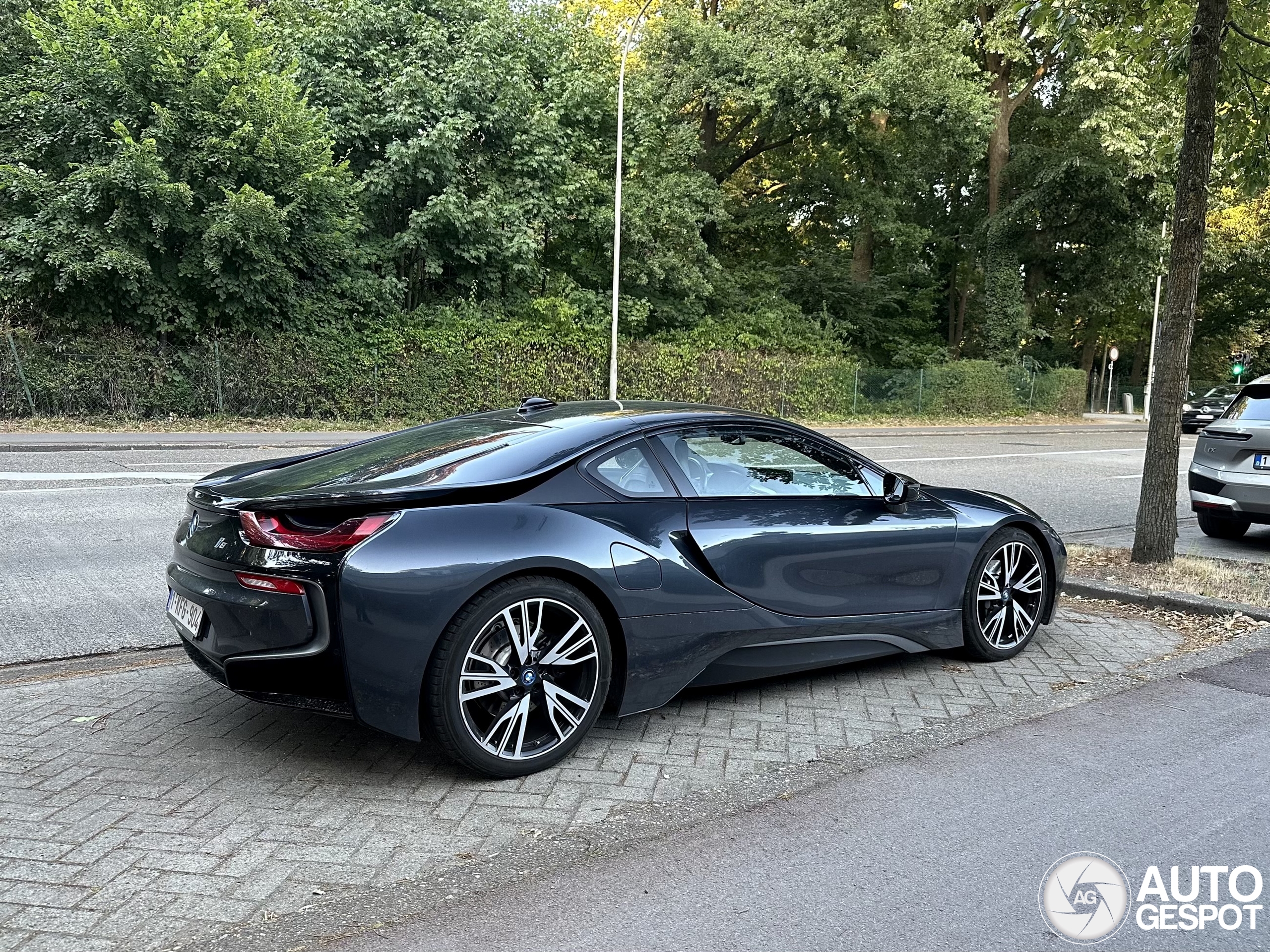 BMW i8