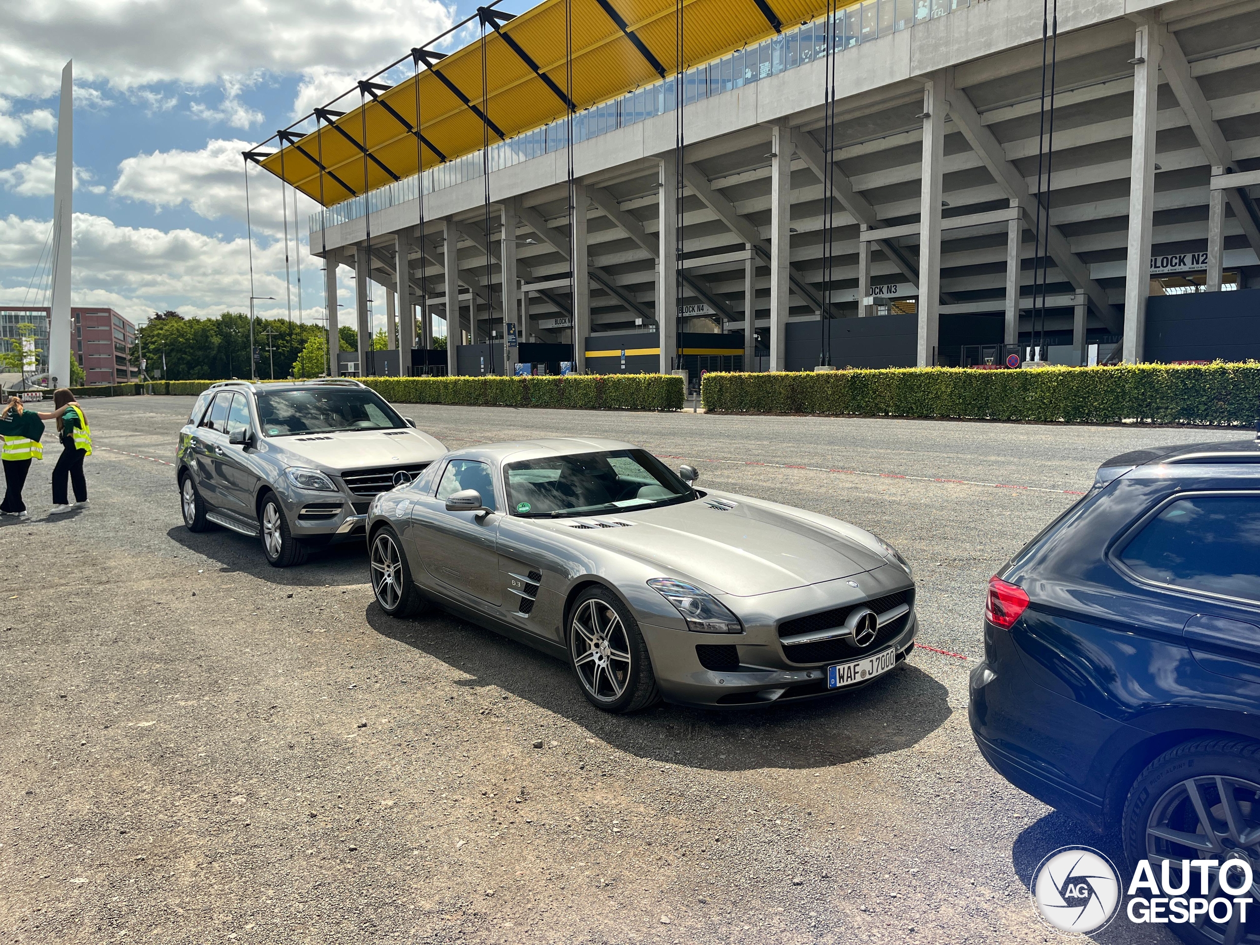 Mercedes-Benz SLS AMG