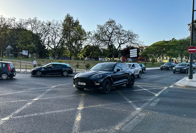 Aston Martin DBX707