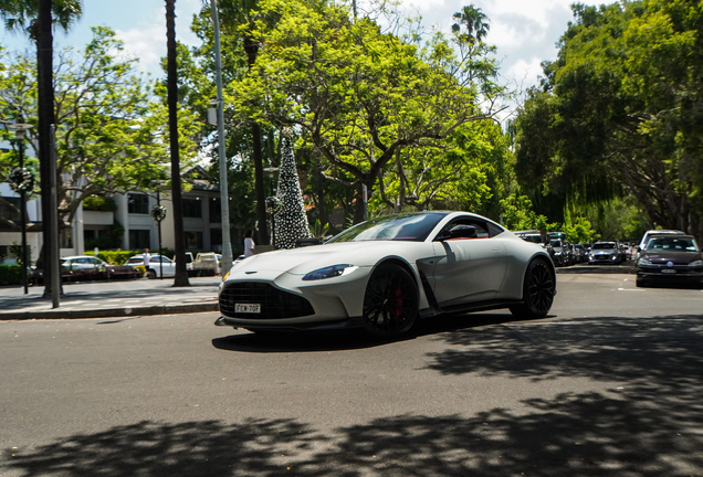 Aston Martin V12 Vantage 2023