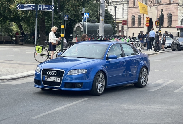 Audi RS4 Sedan