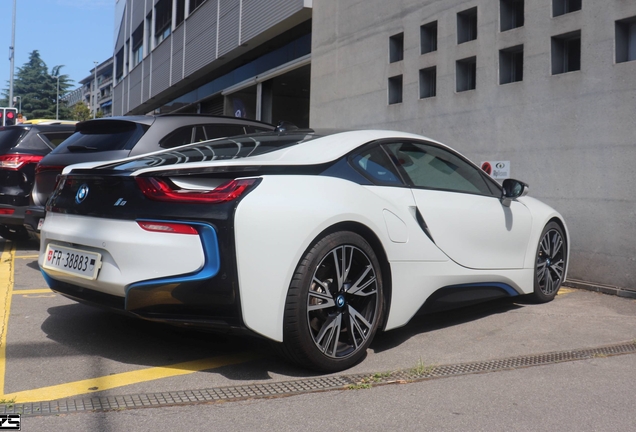 BMW i8