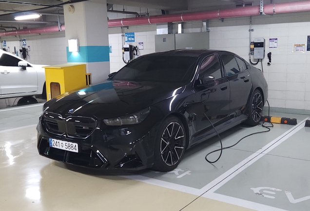BMW M5 G90