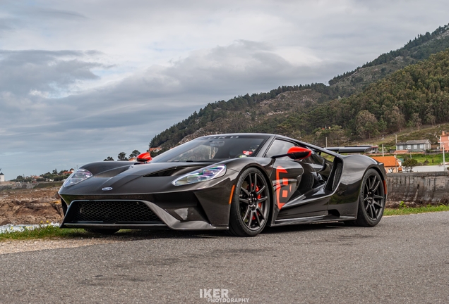 Ford GT 2020 Liquid Carbon Edition