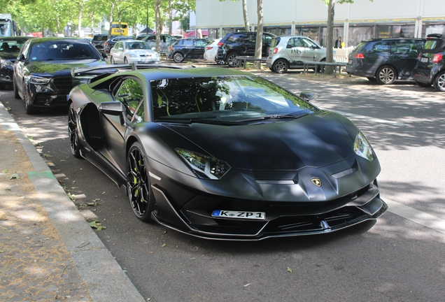 Lamborghini Aventador LP770-4 SVJ