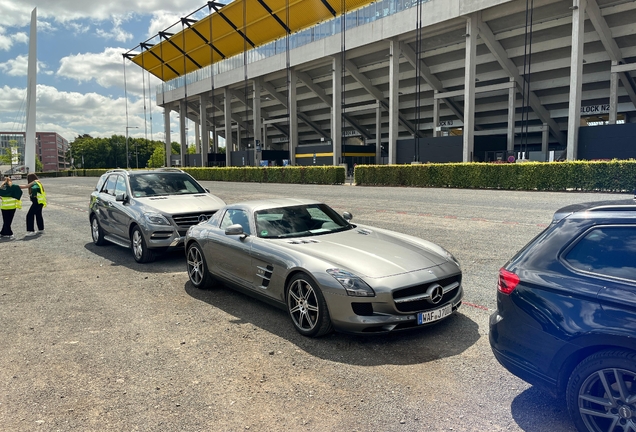 Mercedes-Benz SLS AMG