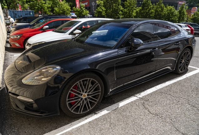 Porsche 971 Panamera Turbo
