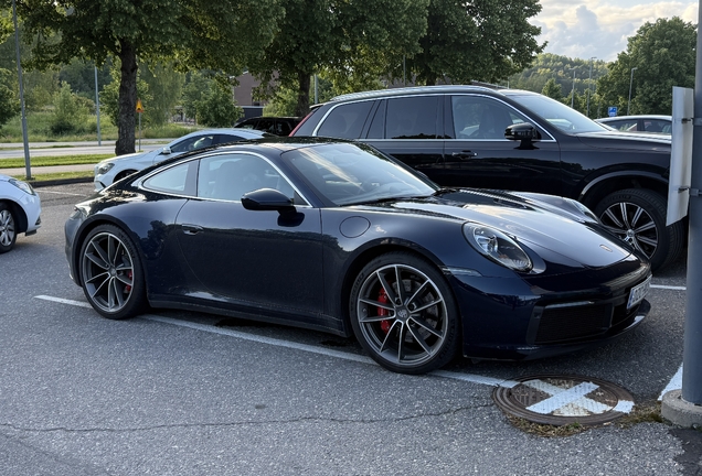 Porsche 992 Carrera 4S