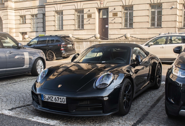 Porsche 992 Carrera 4S Cabriolet