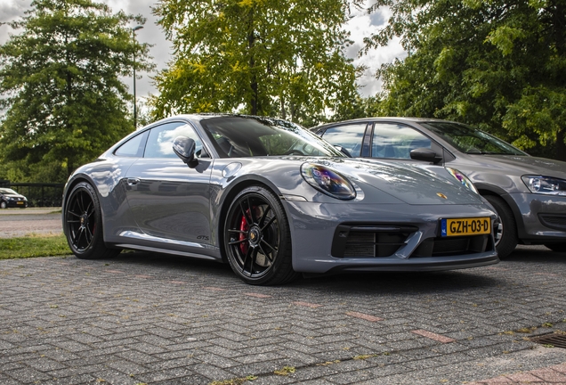 Porsche 992 Carrera GTS
