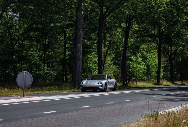 Porsche Taycan GTS