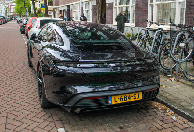Porsche Taycan Turbo