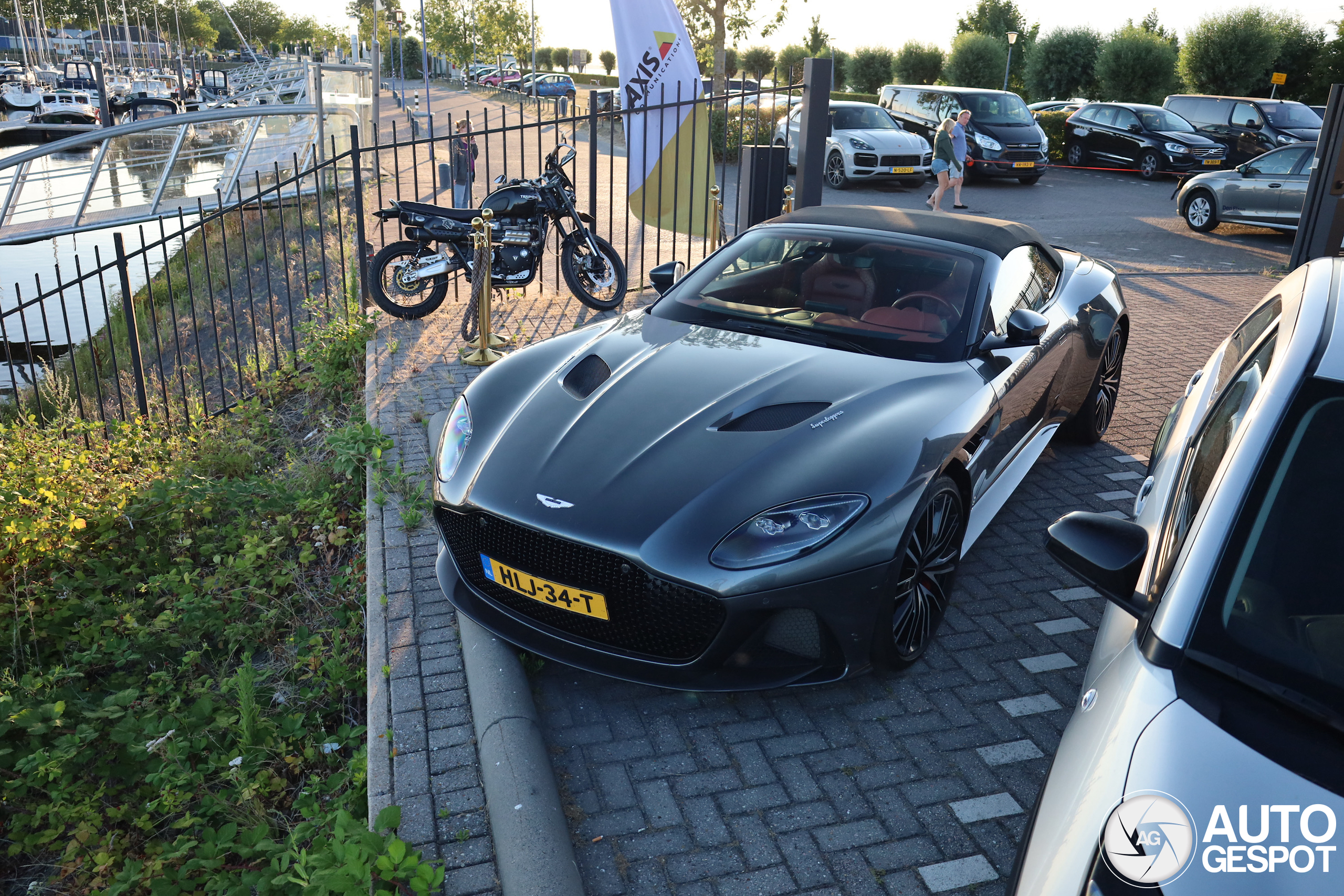 Aston Martin DBS Superleggera Volante