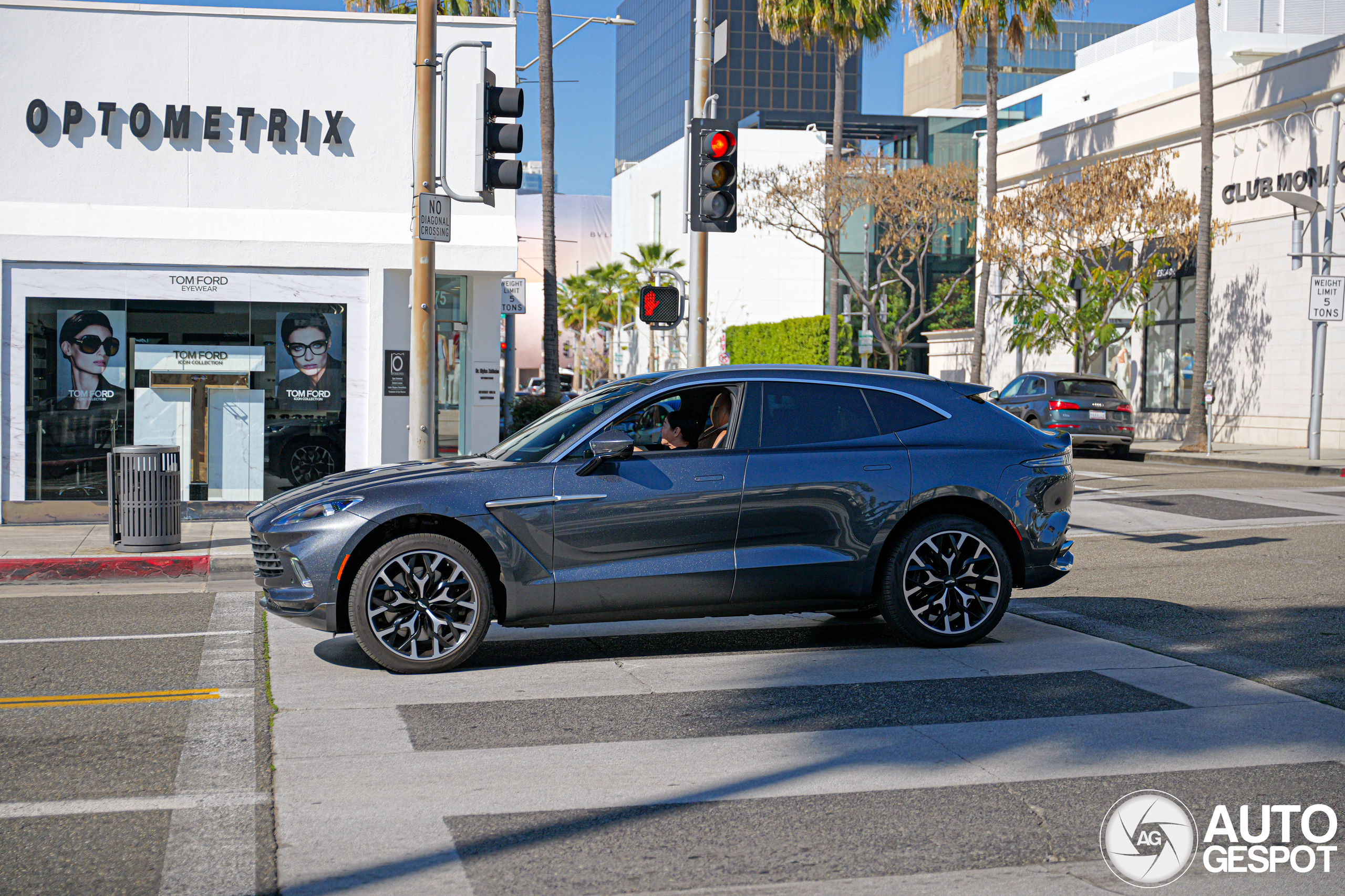 Aston Martin DBX