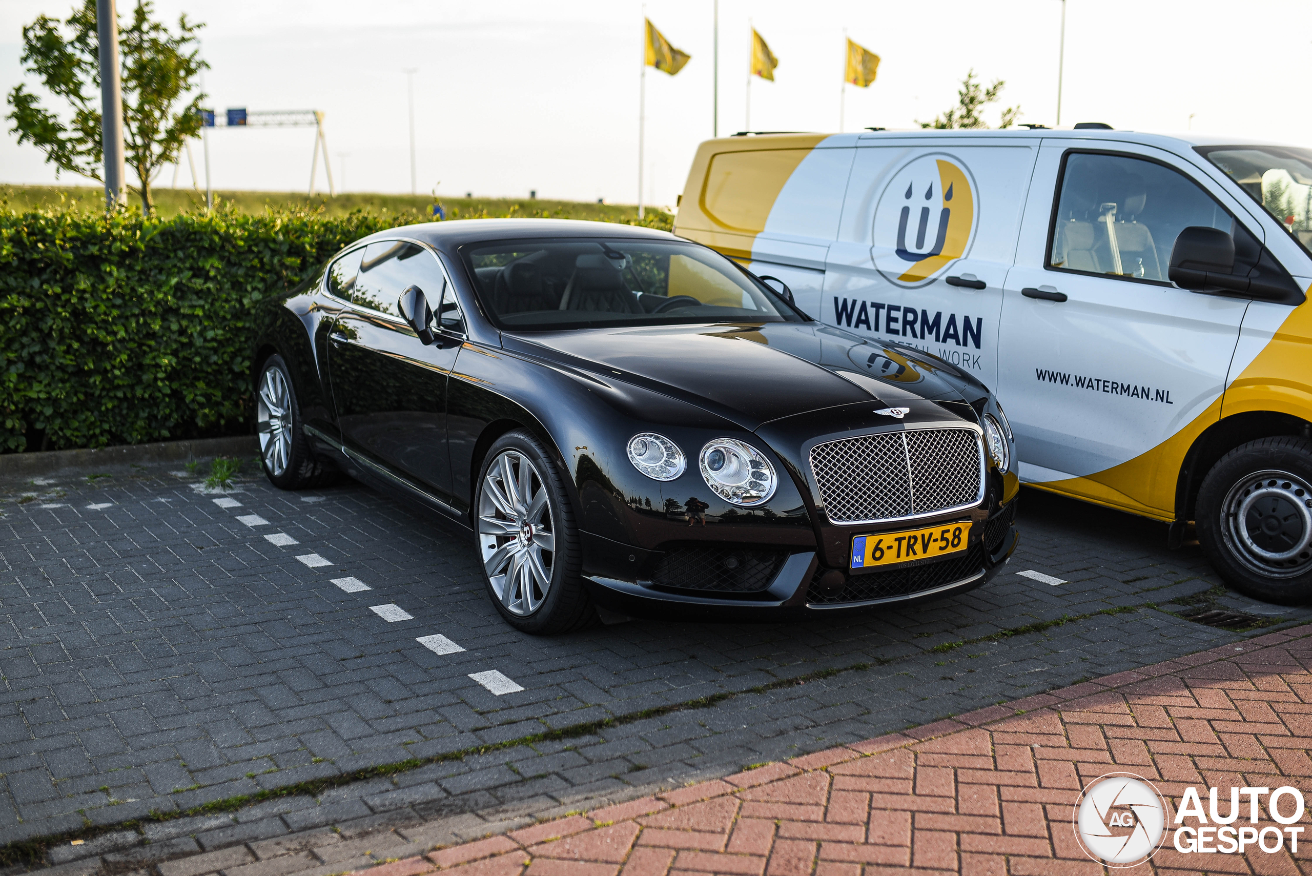 Bentley Continental GT V8