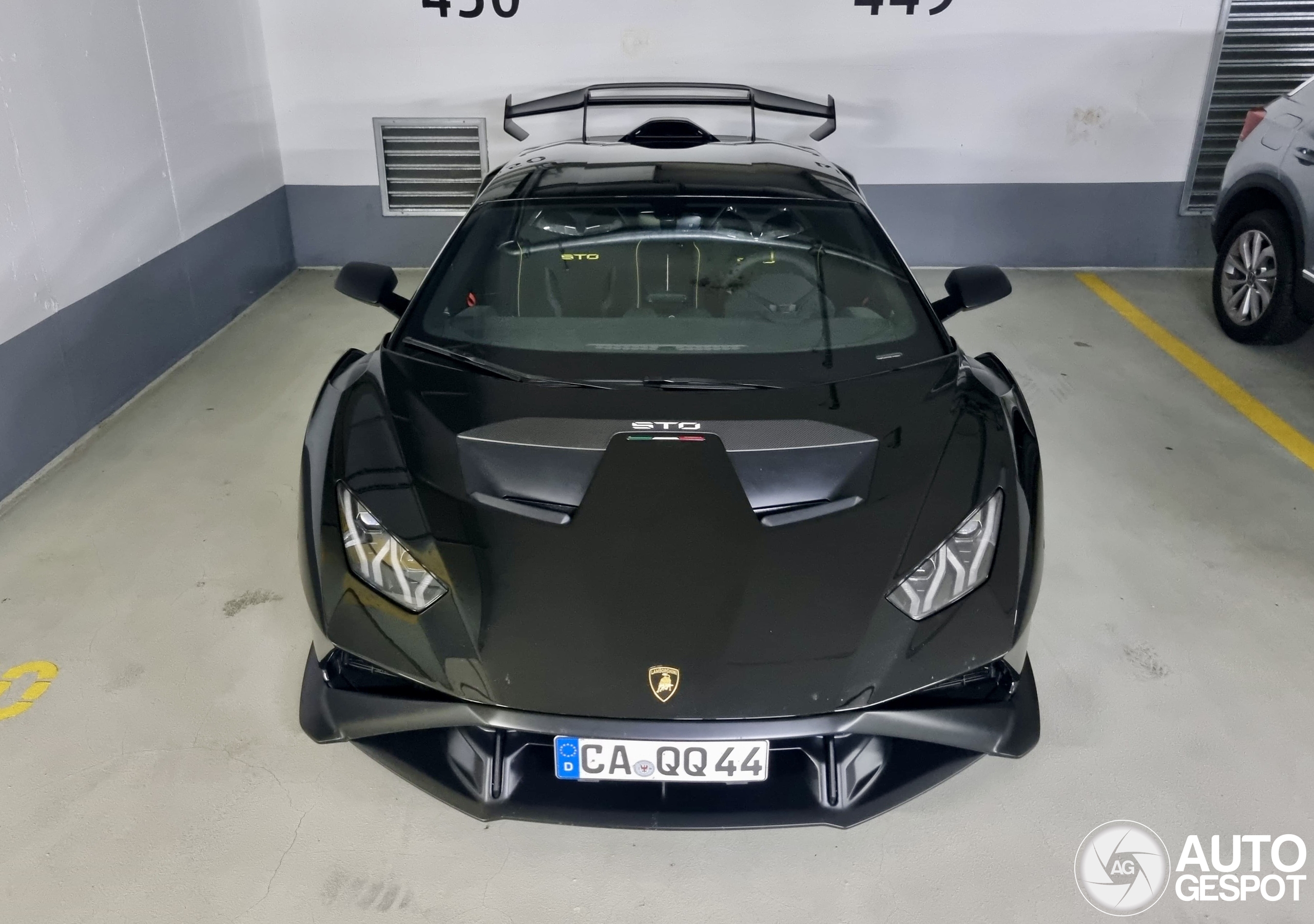 Lamborghini Huracán LP640-2 STO