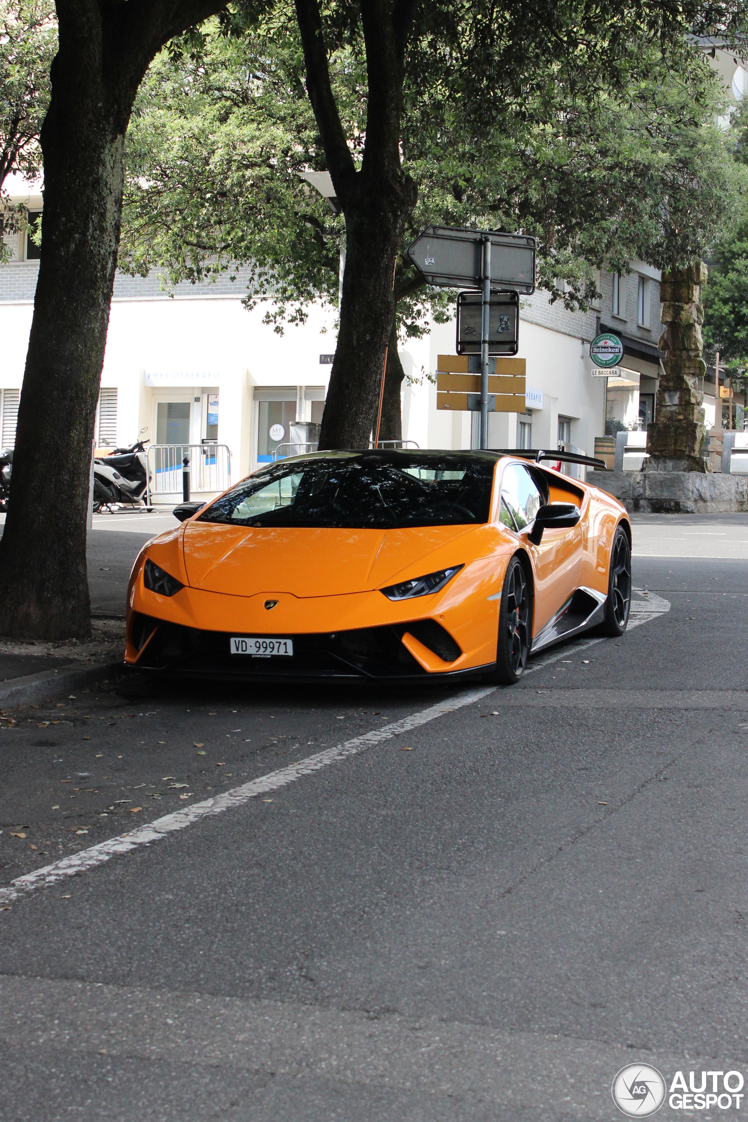 Lamborghini Huracán LP640-4 Performante