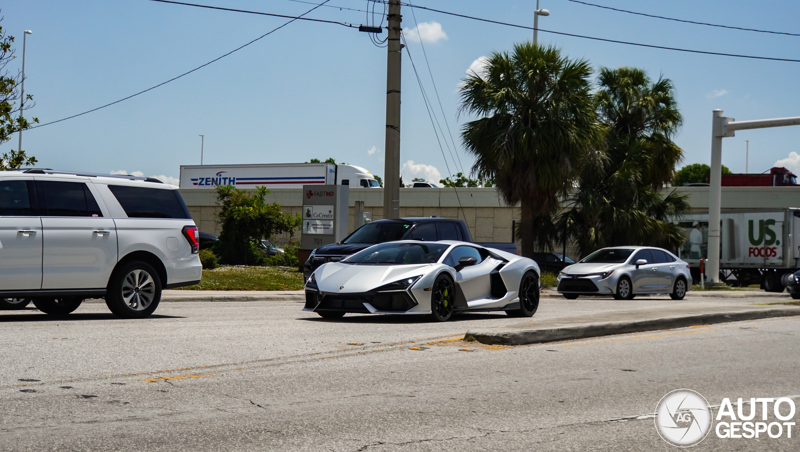 Lamborghini Revuelto