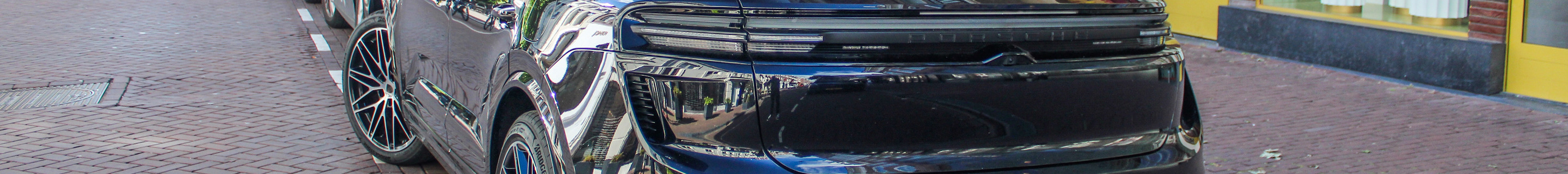 Porsche Macan EV Turbo