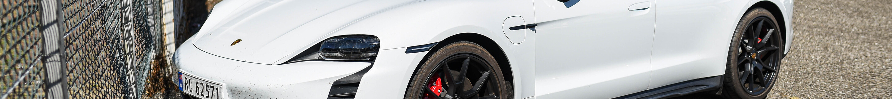 Porsche Taycan GTS Sport Turismo