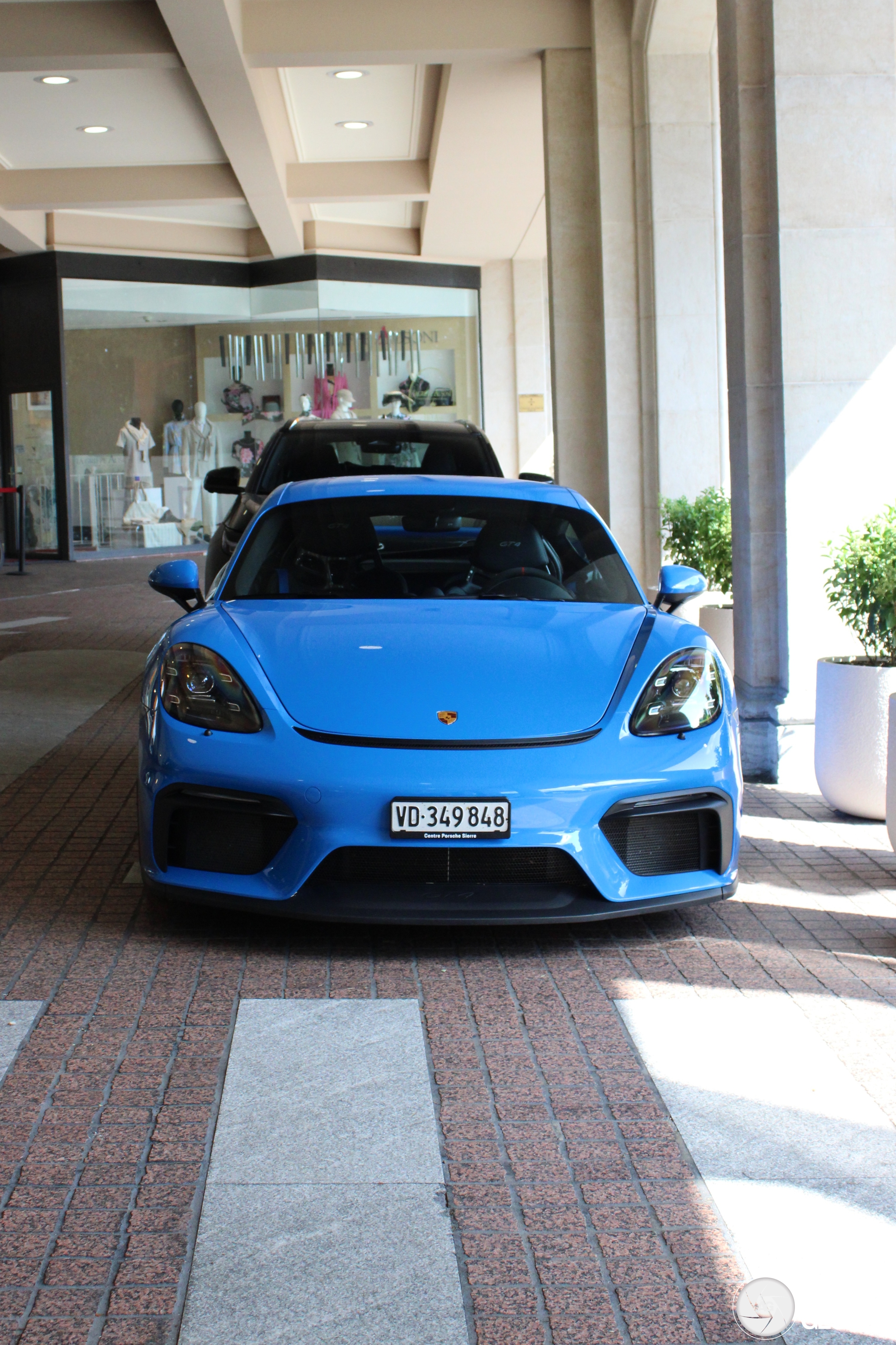 Porsche 718 Cayman GT4