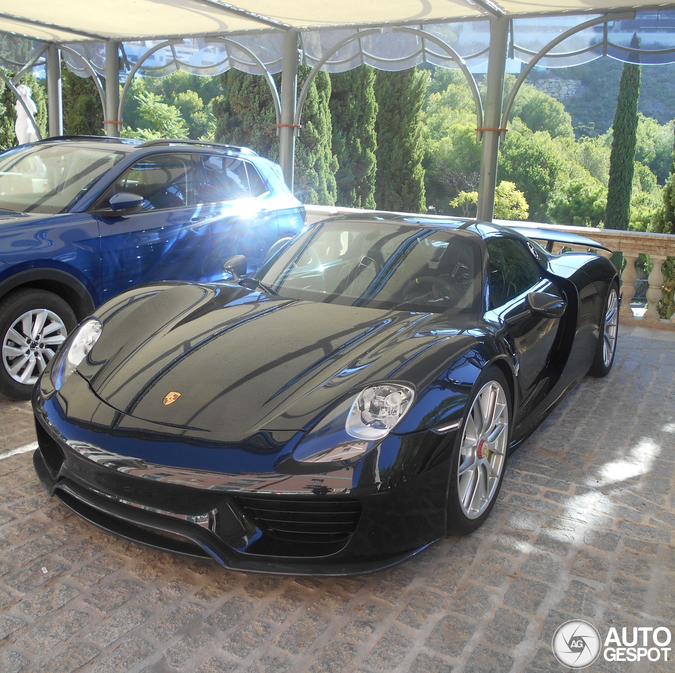 Porsche 918 Spyder Weissach Package