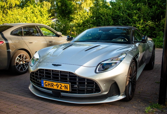 Aston Martin DB12 Volante