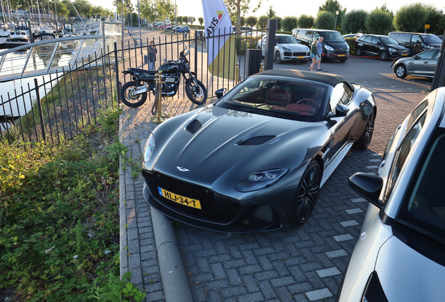 Aston Martin DBS Superleggera Volante