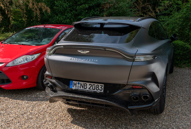 Aston Martin DBX707