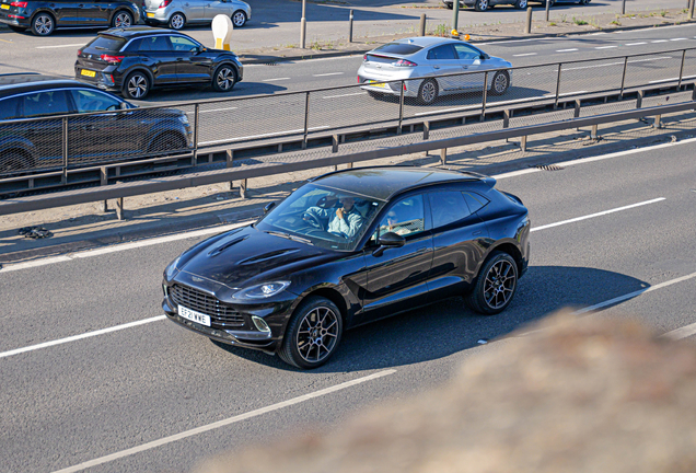 Aston Martin DBX