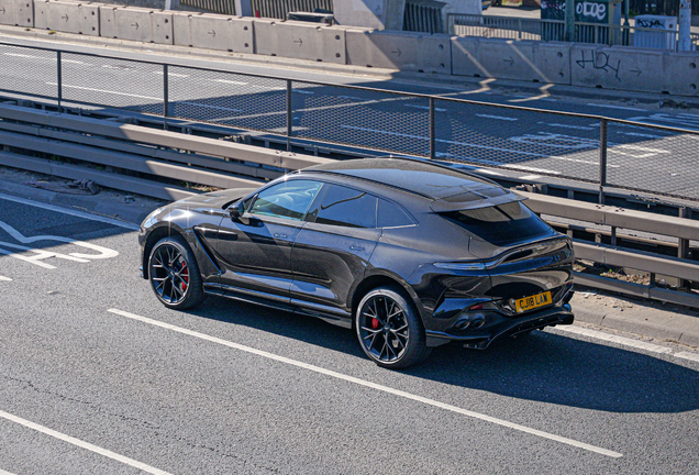 Aston Martin DBX707