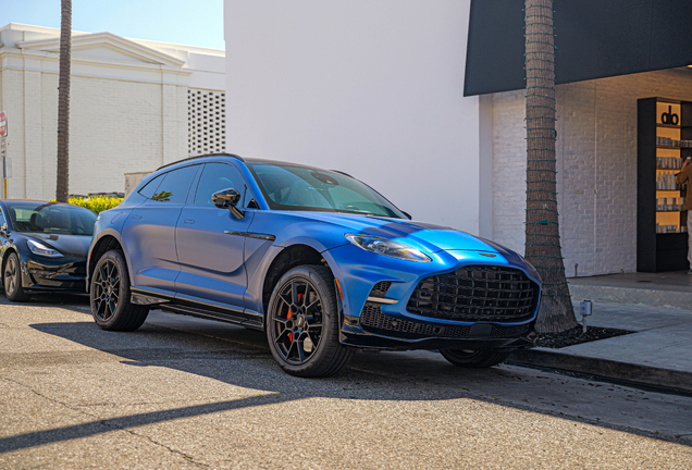 Aston Martin DBX707