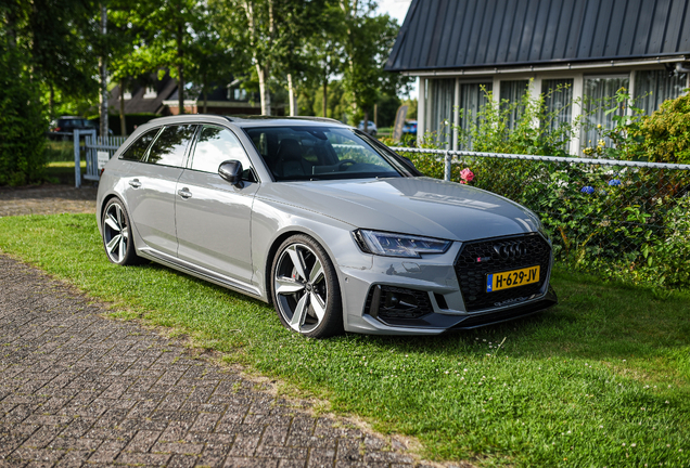 Audi RS4 Avant B9