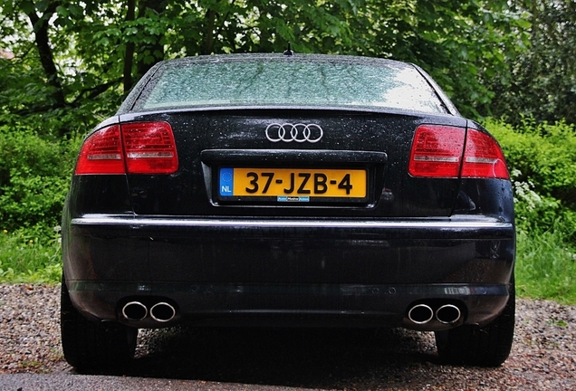Audi S8 D3