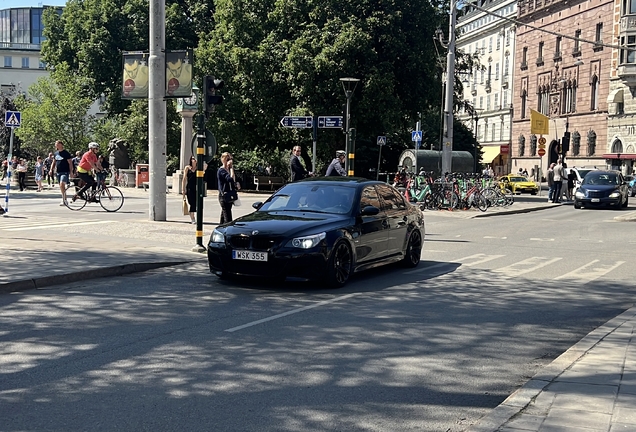 BMW M5 E60 2005