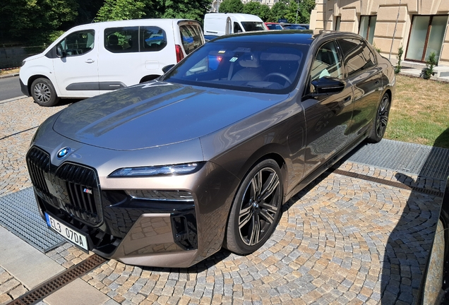 BMW M760e xDrive