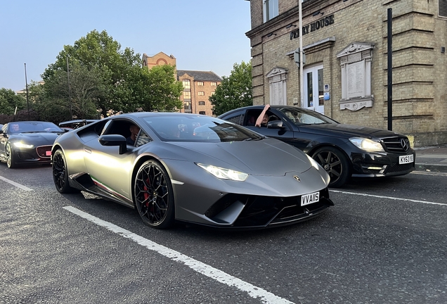 Lamborghini Huracán LP640-4 Performante