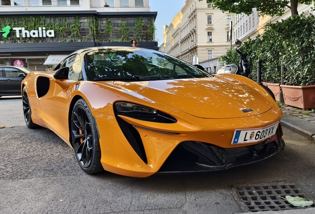 McLaren Artura Spider