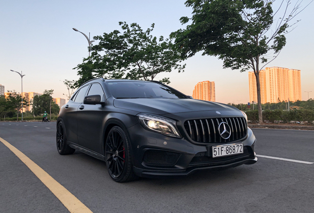Mercedes-Benz GLA 45 AMG X156