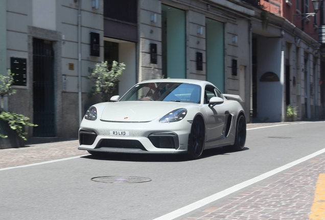 Porsche 718 Cayman GT4