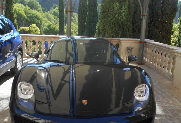 Porsche 918 Spyder Weissach Package