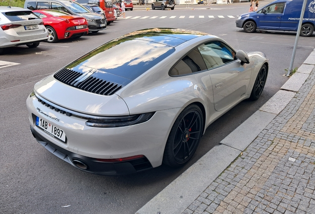Porsche 992 Carrera 4 GTS
